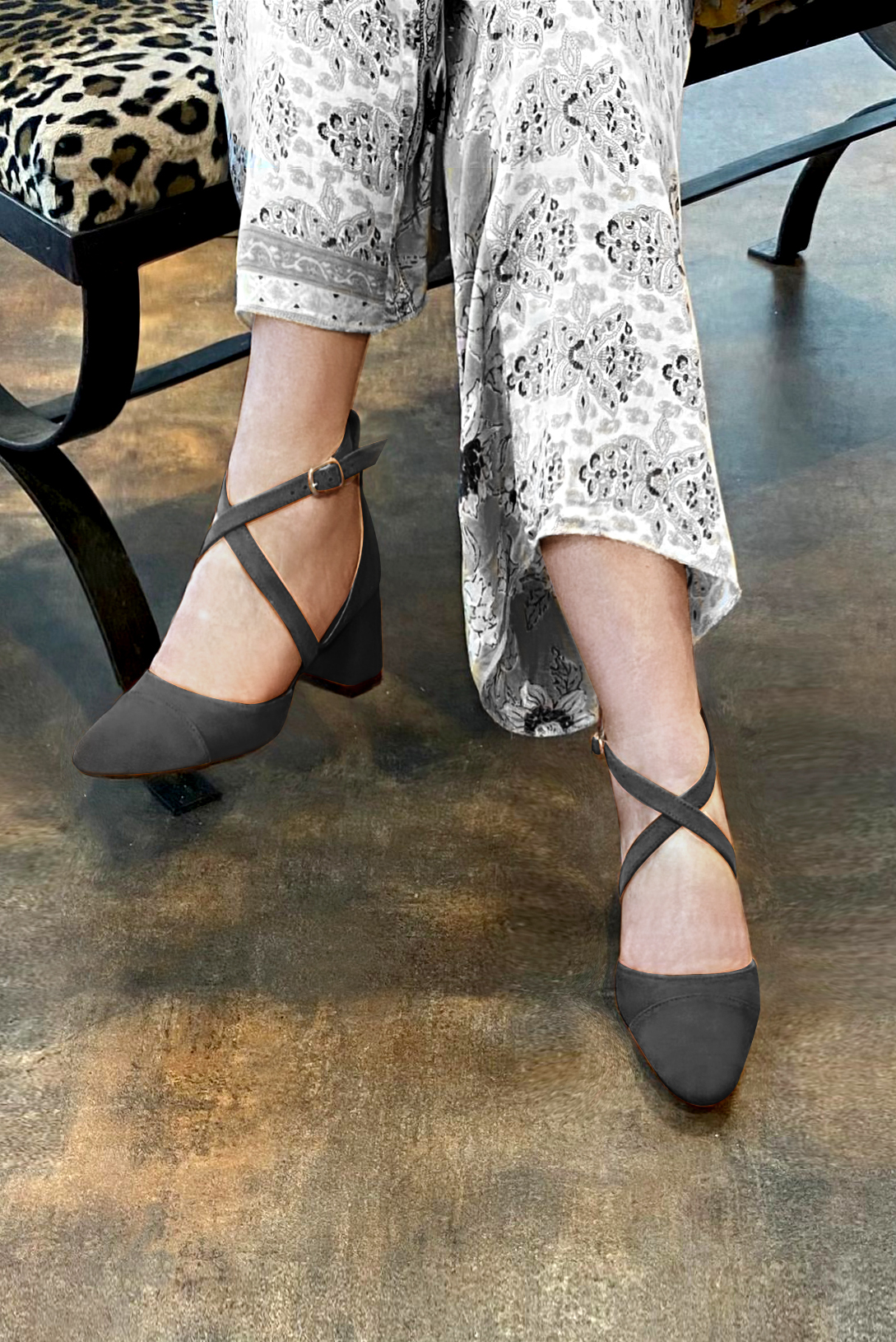 Dark grey women's open side shoes, with crossed straps. Round toe. Medium flare heels. Worn view - Florence KOOIJMAN